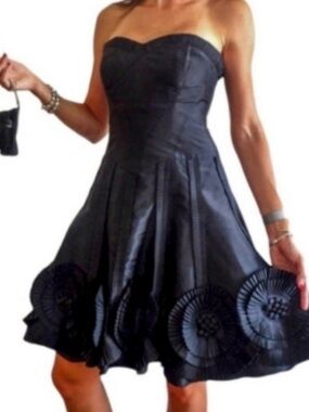 Etoile Strapless Black Cocktail Dress with Pleated Circular Hem